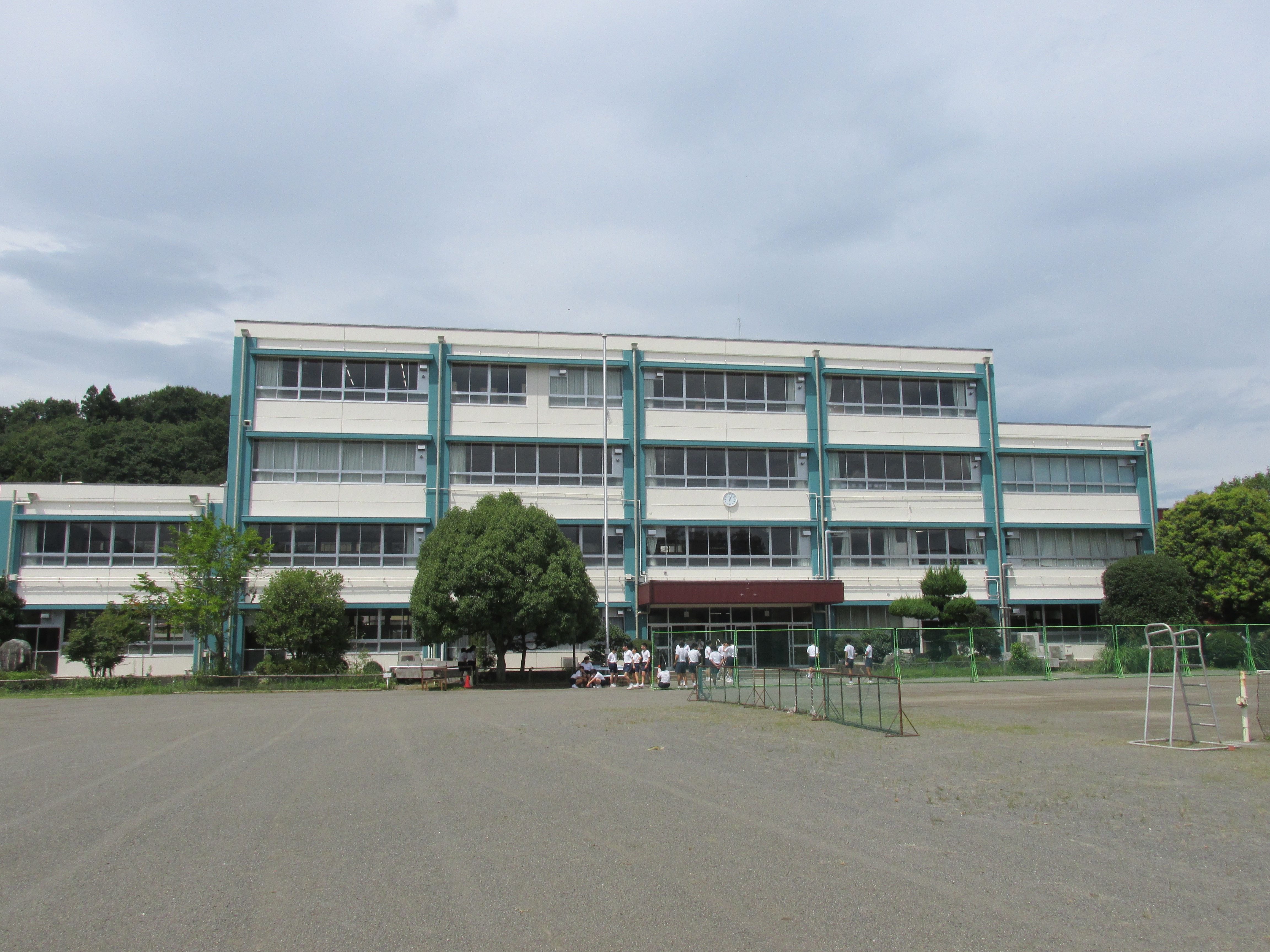 尾田蒔中学校(1)
