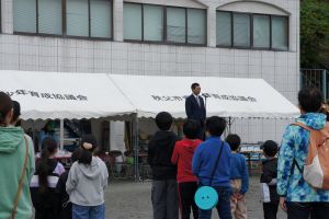 開会式の市長さいさつ