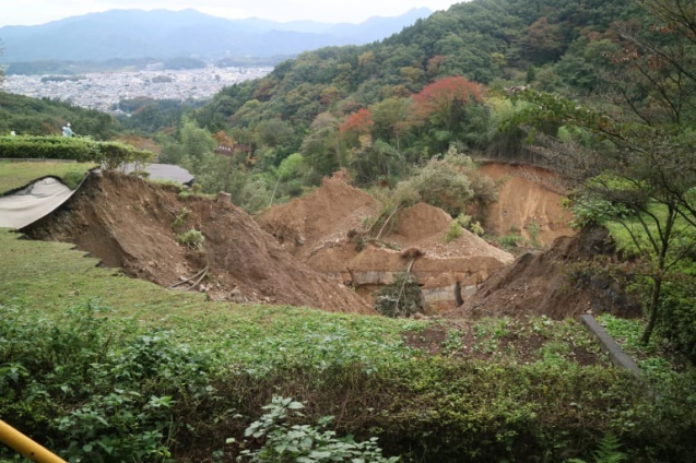 ミューズパーク土砂崩れ被害