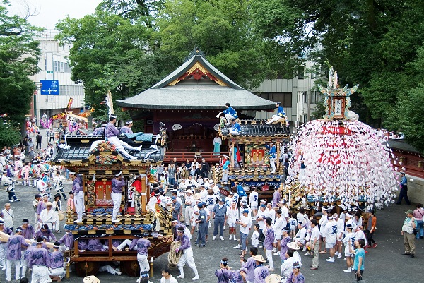 川瀬祭の川瀬と屋台の行事