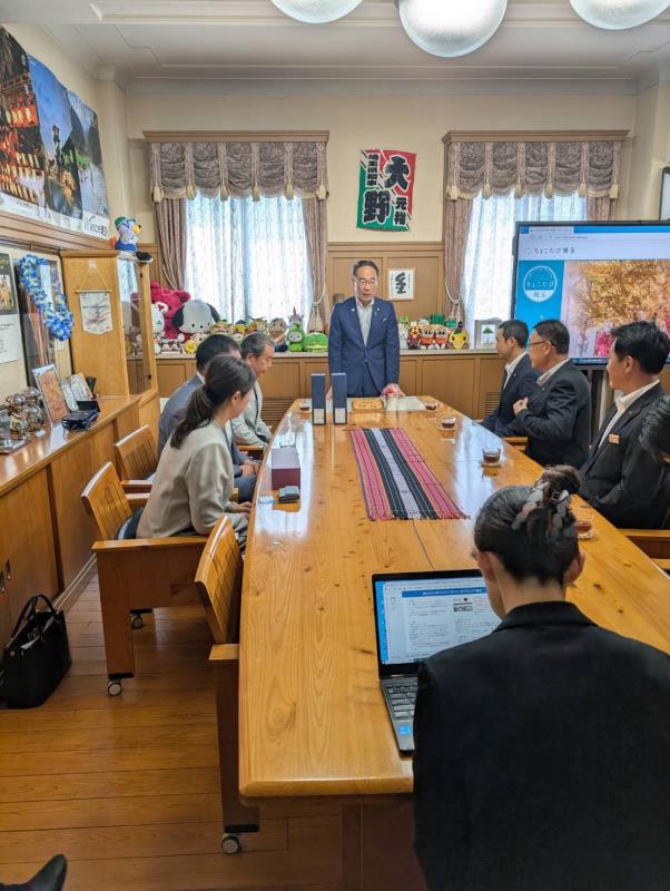 知事