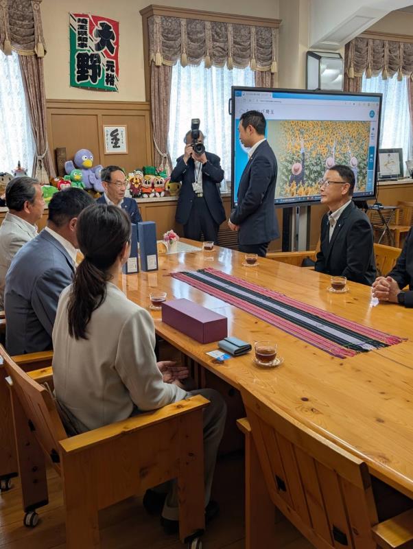 知事