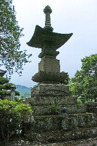 万福寺の宝篋印塔