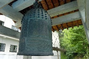 三峰神社の銅鐘
