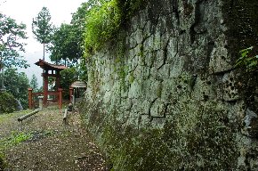 稲荷神社石垣