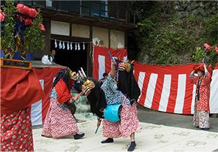 白岩の獅子舞